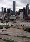 Houston_Flood_Buffalo_Bayou_North.jpg (31210 bytes)